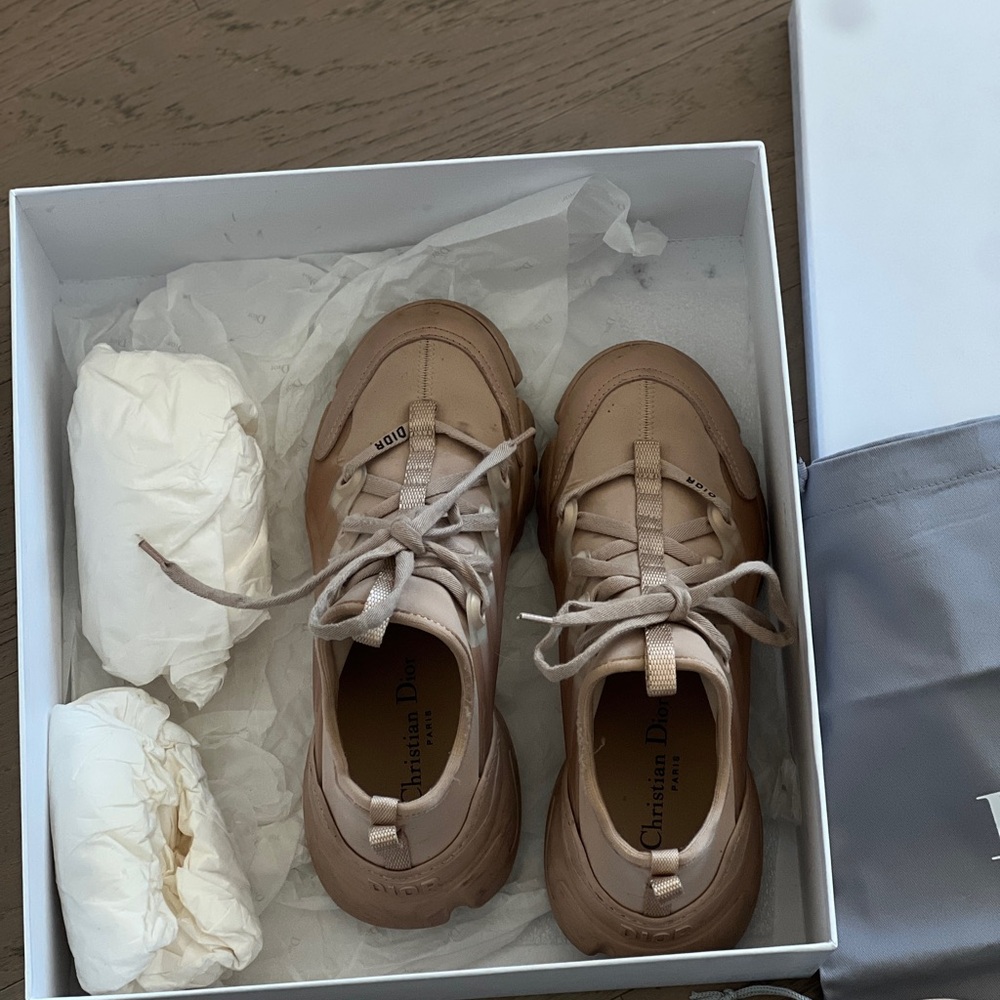 Dior D-Connect sneaker beige/pink 36.5